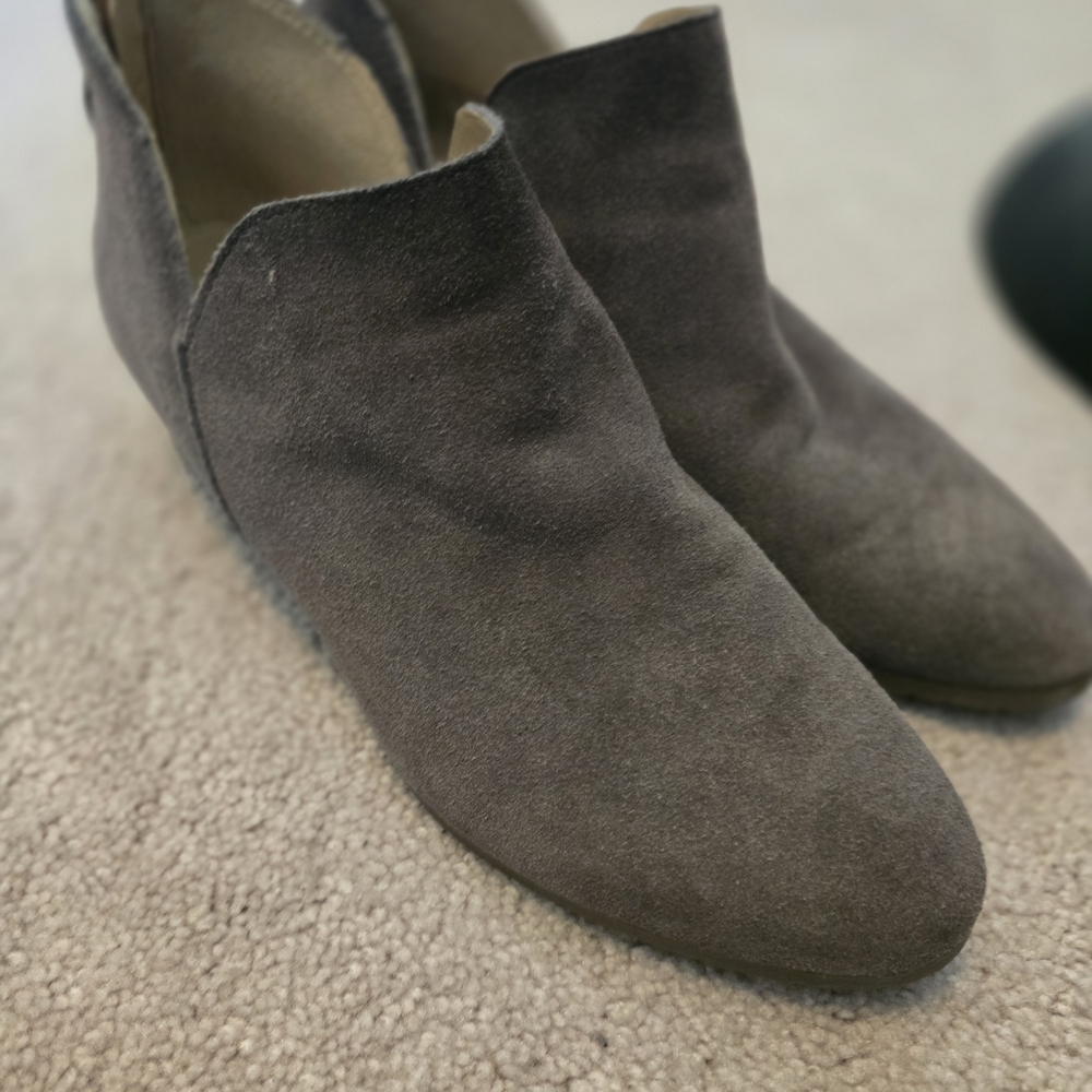 Reaction Kenneth Cole Brown Ankle Boots Sleek Minimalist Design